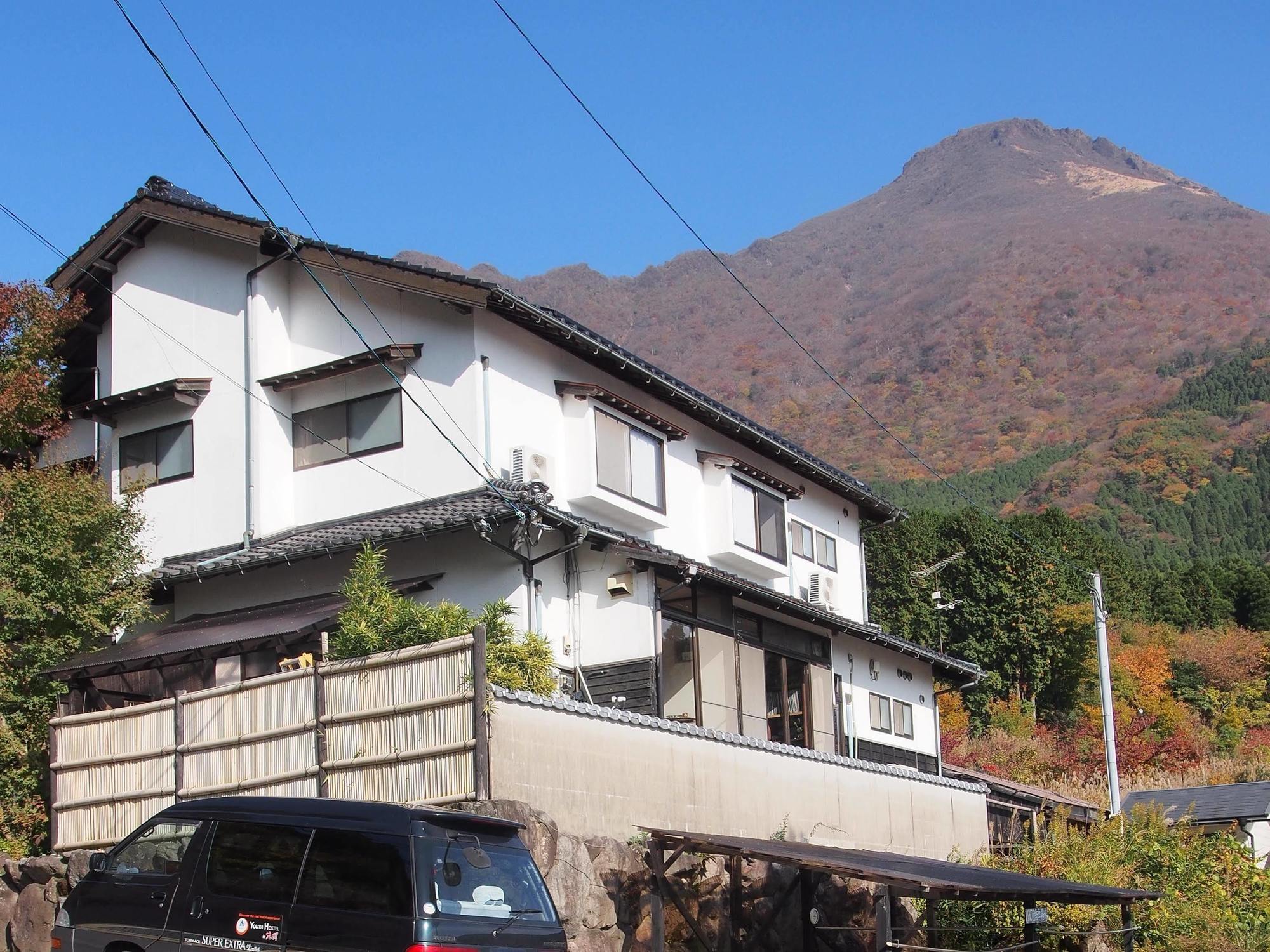 Yufuin Country Road Youth Hostel Exterior photo